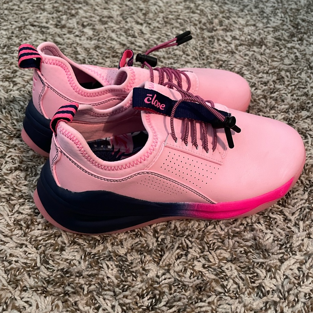 Clove shoes